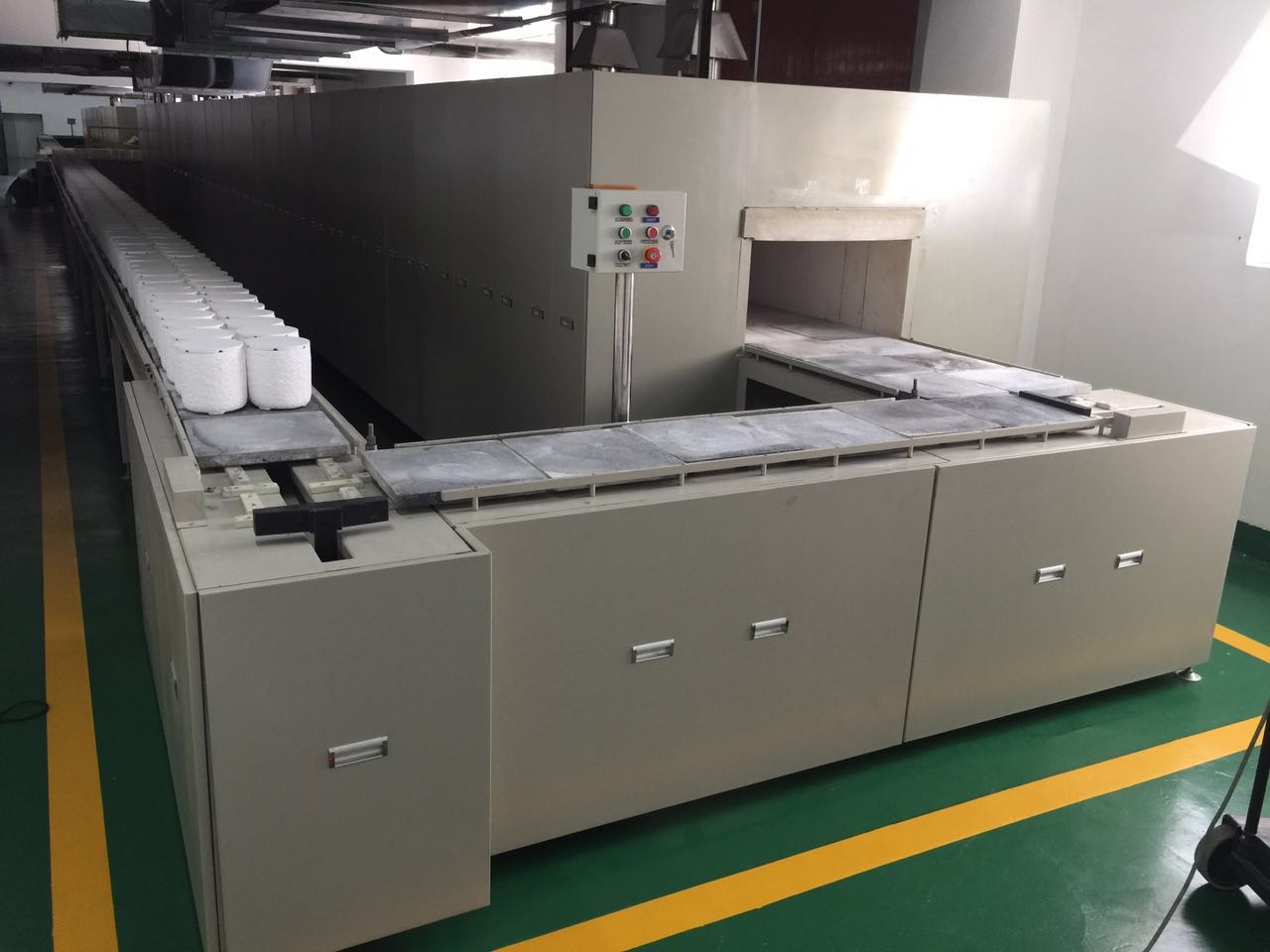 RTB-200-13系(xi)列高純氧化鋁(lv)粉(fen)體煅燒雙推(tui)板(ban)窯